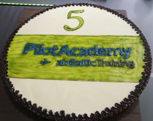 «airBaltic» Pilotu akademija svin piekto gadadienu 33