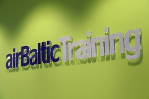 «airBaltic» Pilotu akademija svin piekto gadadienu 35