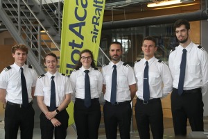 «airBaltic» Pilotu akademija svin piekto gadadienu 5