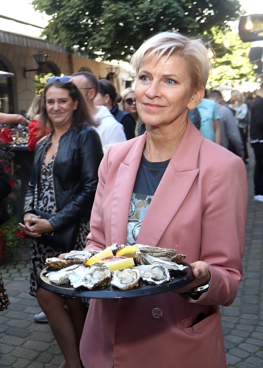 Rīgas restorāns «Buržujs» jau 12. reizi rīko grandiozu «Austeru festivāls», kur viesi apēd 12 000 austeres 343309