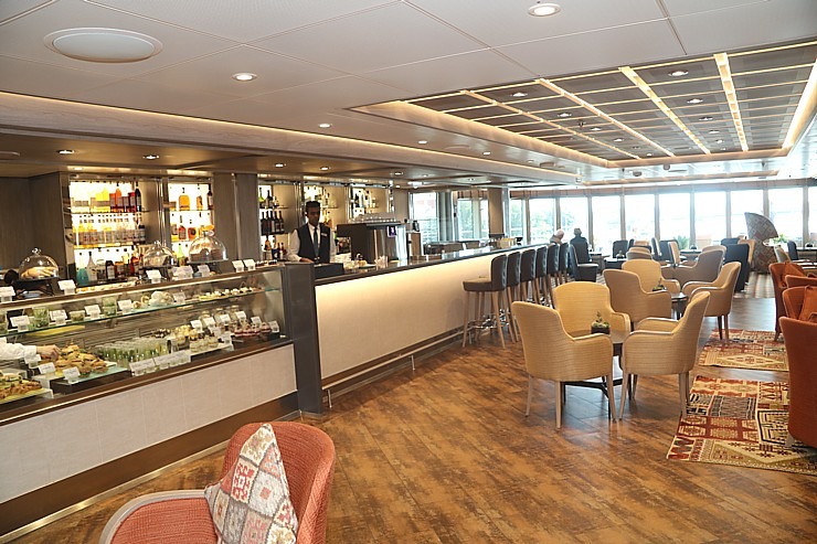 Rīgas ostā pirmo reizi ienāk kruīzu kompānijas «Silversea Cruises» luksus klases kuģis «Silver Dawn» 343387