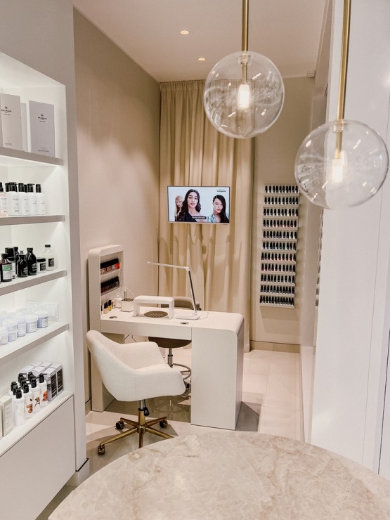 Rīgas klusajā centrā svinīgi atvērts skaistuma salons «White Capsule» 343597