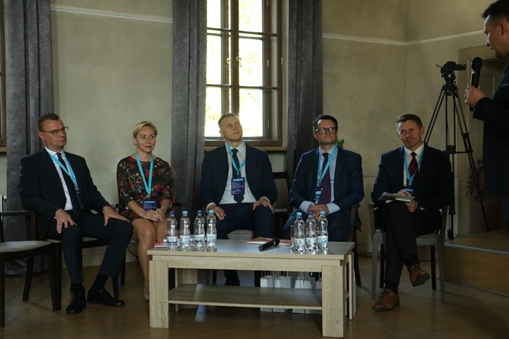 «Latgolys storpkongress» 22.–23. septembrī pulcē Rēzeknē Latgales ekspertus novada attīstībai. Foto: Santa Rudze 343766