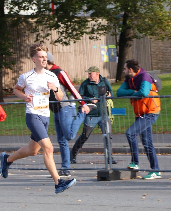 Pasaules skriešanas čempionāts 2023 Rīgā pulcē pasaules labākos ielu skrējējus labos laika apstākļos 343920