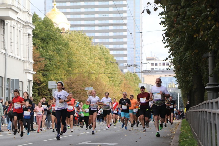 Pasaules skriešanas čempionāts 2023 Rīgā pulcē pasaules labākos ielu skrējējus labos laika apstākļos 343927