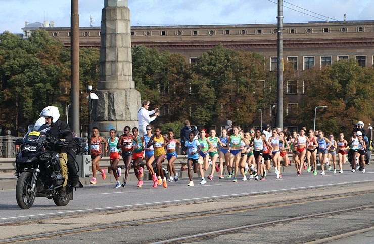 Pasaules skriešanas čempionāts 2023 Rīgā pulcē pasaules labākos ielu skrējējus labos laika apstākļos 343929