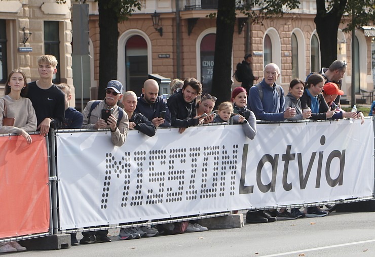 Pasaules skriešanas čempionāts 2023 Rīgā pulcē pasaules labākos ielu skrējējus labos laika apstākļos 343932