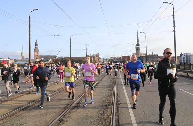 Pasaules skriešanas čempionāts 2023 Rīgā pulcē pasaules labākos ielu skrējējus labos laika apstākļos 343915