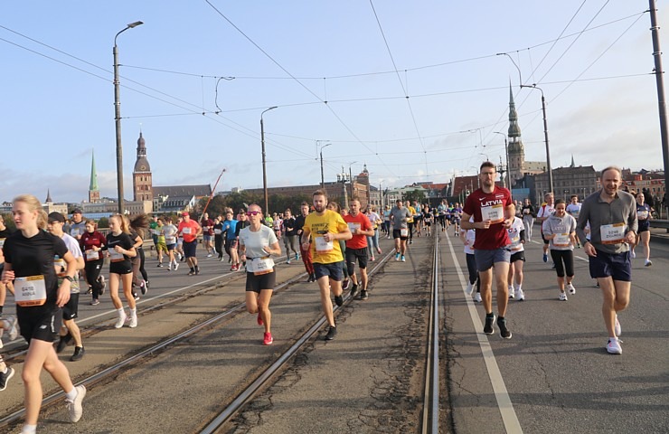 Pasaules skriešanas čempionāts 2023 Rīgā pulcē pasaules labākos ielu skrējējus labos laika apstākļos 343916