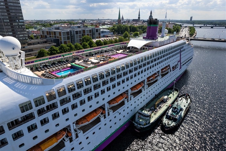 Šogad Rīgā ir ienākuši skaisti, milzīgi, unikāli un tūristiem bagāti kruīzu kuģi. Foto: Rop.lv 343977