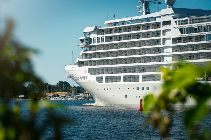 Šogad Rīgā ir ienākuši skaisti, milzīgi, unikāli un tūristiem bagāti kruīzu kuģi. Foto: Rop.lv 344006