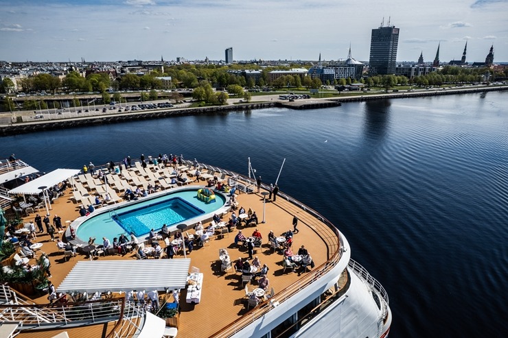 Šogad Rīgā ir ienākuši skaisti, milzīgi, unikāli un tūristiem bagāti kruīzu kuģi. Foto: Rop.lv 343980