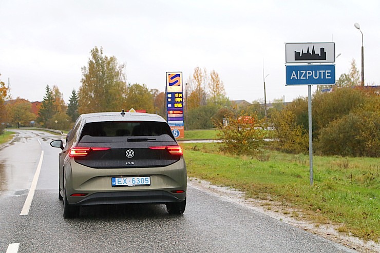 Travelnews.lv ar jauno un elektrisko «VW ID.3» apceļo Kurzemi un Rīgu 345371