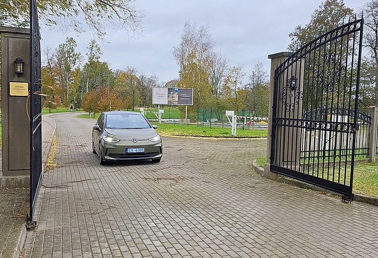 Travelnews.lv ar jauno un elektrisko «VW ID.3» apceļo Kurzemi un Rīgu 345360