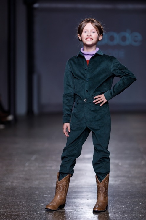 Rīgas modes nedēļa piedāvā iepazīties ar bērnu apģērbu kolekciju PAADE MODE no Latvijas. Foto: Mark Litvyakov 345905