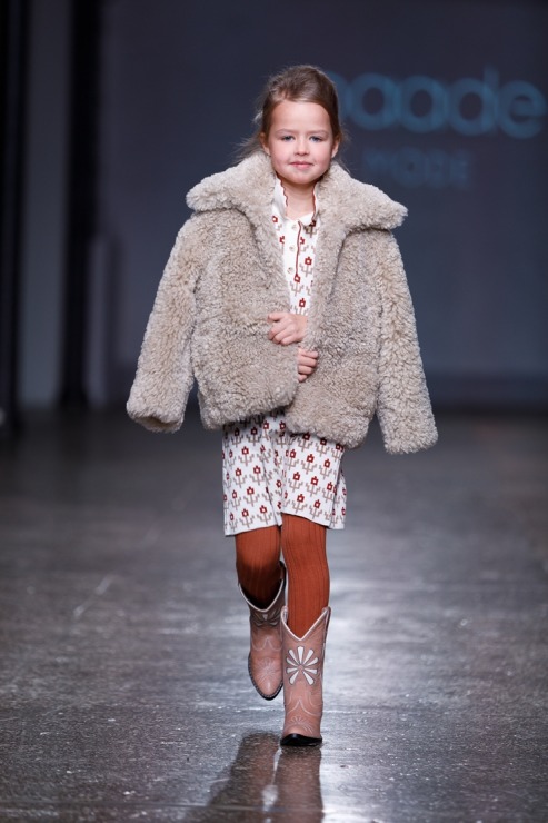 Rīgas modes nedēļa piedāvā iepazīties ar bērnu apģērbu kolekciju PAADE MODE no Latvijas. Foto: Mark Litvyakov 345909