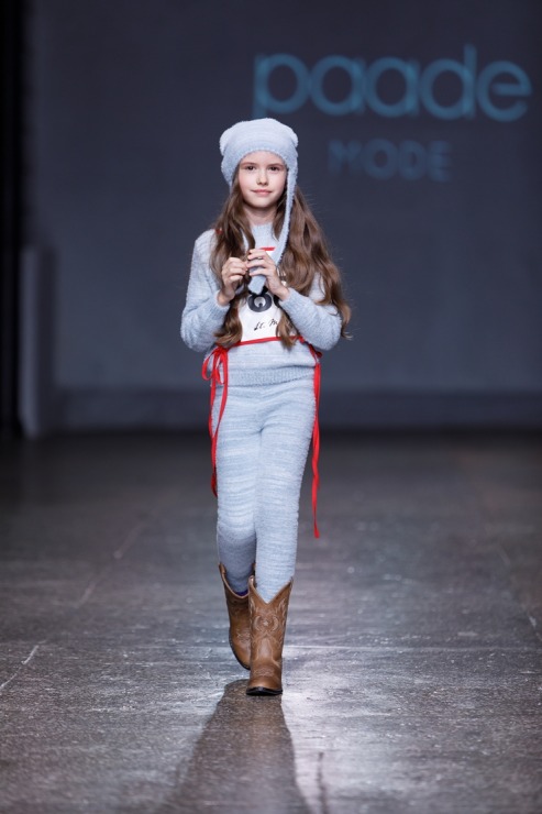 Rīgas modes nedēļa piedāvā iepazīties ar bērnu apģērbu kolekciju PAADE MODE no Latvijas. Foto: Mark Litvyakov 345918
