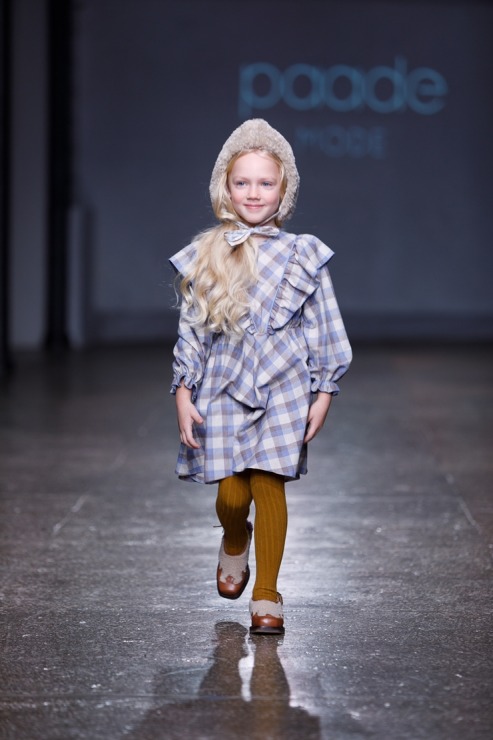 Rīgas modes nedēļa piedāvā iepazīties ar bērnu apģērbu kolekciju PAADE MODE no Latvijas. Foto: Mark Litvyakov 345920