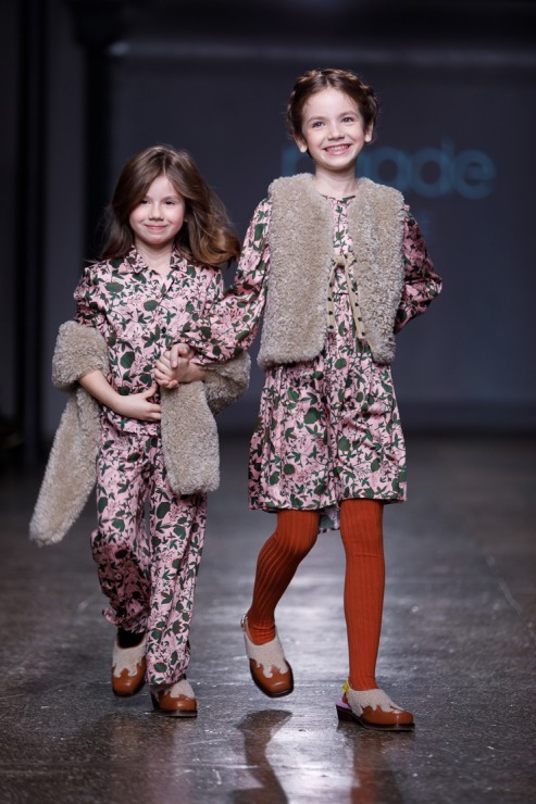 Rīgas modes nedēļa piedāvā iepazīties ar bērnu apģērbu kolekciju PAADE MODE no Latvijas. Foto: Mark Litvyakov 345897