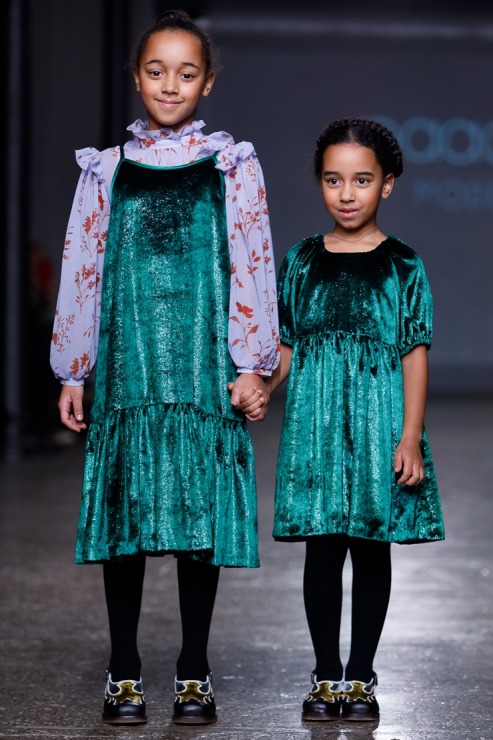 Rīgas modes nedēļa piedāvā iepazīties ar bērnu apģērbu kolekciju PAADE MODE no Latvijas. Foto: Mark Litvyakov 345902