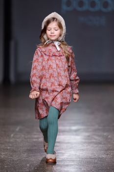 Rīgas modes nedēļa piedāvā iepazīties ar bērnu apģērbu kolekciju PAADE MODE no Latvijas. Foto: Mark Litvyakov 2