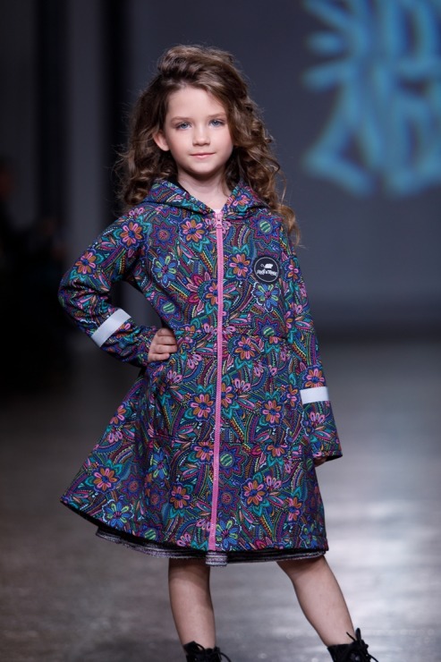 Rīgas modes nedēļa piedāvā iepazīties ar bērnu apģērbu kolekciju ROCK & MOUSE no Latvijas. Foto: Mark Litvyakov 345946