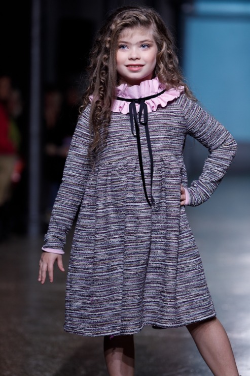 Rīgas modes nedēļa piedāvā iepazīties ar bērnu apģērbu kolekciju ROCK & MOUSE no Latvijas. Foto: Mark Litvyakov 345952