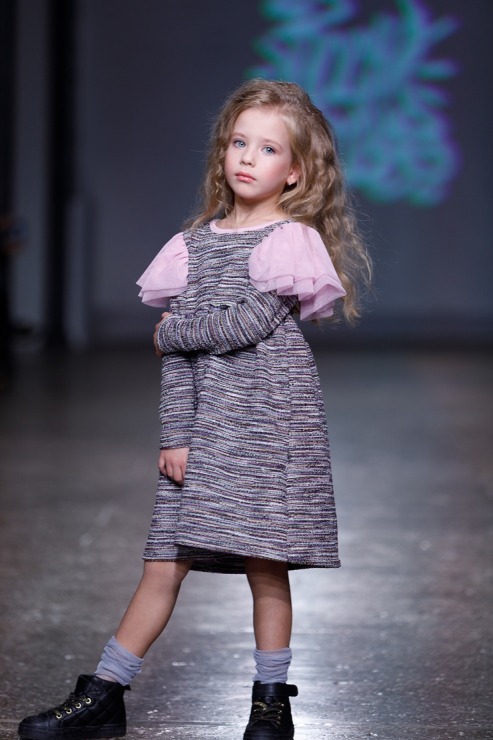 Rīgas modes nedēļa piedāvā iepazīties ar bērnu apģērbu kolekciju ROCK & MOUSE no Latvijas. Foto: Mark Litvyakov 345955