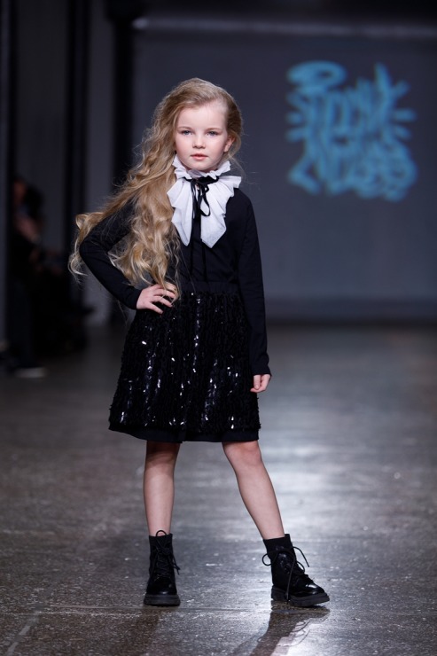 Rīgas modes nedēļa piedāvā iepazīties ar bērnu apģērbu kolekciju ROCK & MOUSE no Latvijas. Foto: Mark Litvyakov 345964