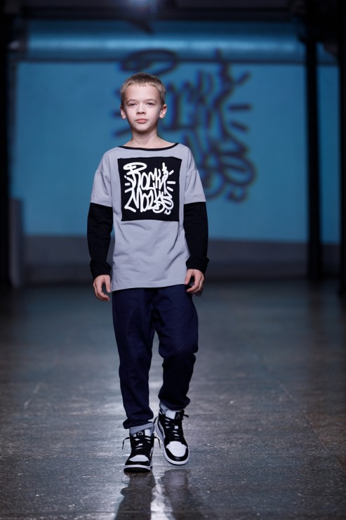 Rīgas modes nedēļa piedāvā iepazīties ar bērnu apģērbu kolekciju ROCK & MOUSE no Latvijas. Foto: Mark Litvyakov 345936
