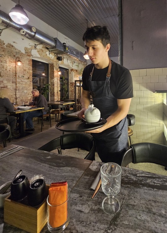 Rīgas Tallinas ielas kvartālā atvēries jauns restorāns «RED», kur garneles var ēst, cik lien vēderā 346734