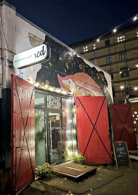 Rīgas Tallinas ielas kvartālā atvēries jauns restorāns «RED», kur garneles var ēst, cik lien vēderā 346716