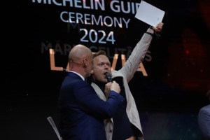 Slavenais gardēžu ceļvedis «Michelin Guide» svinīgā ceremonijā nosaka labākos Latvijas restorānus. Foto: Rojs Maizītis 49