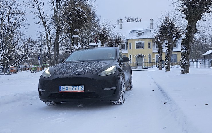 Apceļojam sniegoto Latviju ar auto nomas «Sixt Latvija» spēkratu «Tesla Y Long Range AWD» 349133