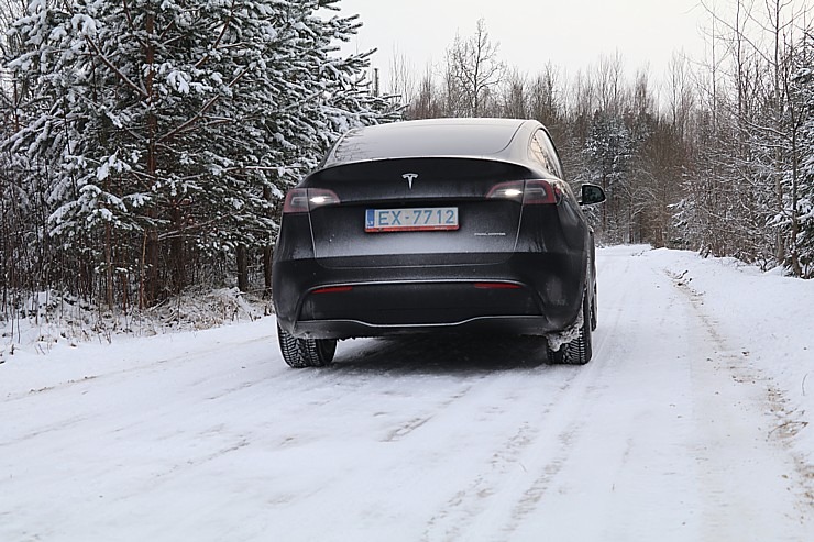 Apceļojam sniegoto Latviju ar auto nomas «Sixt Latvija» spēkratu «Tesla Y Long Range AWD» 349119