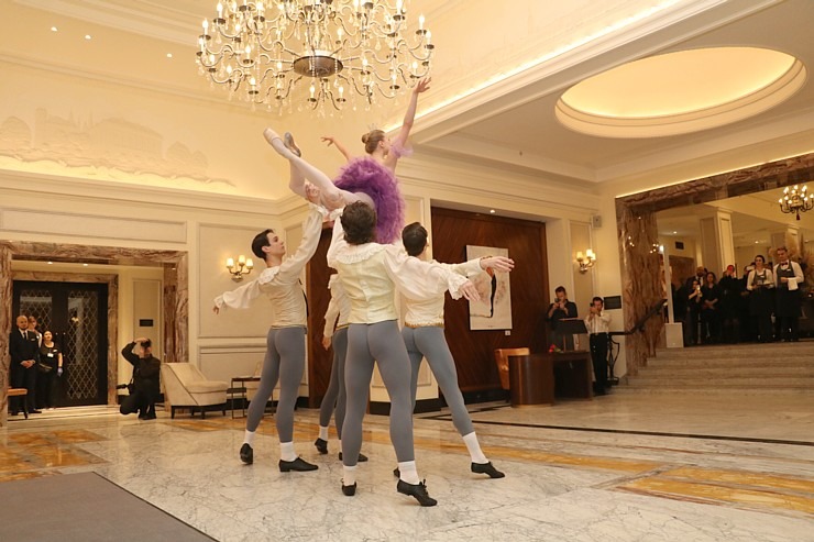 «Grand Hotel Kempinski Riga» atklāj austriešu mākslinieka Leo Štopfera (Leo Stopfer) gleznu izstādi par baleta tēmu 349232