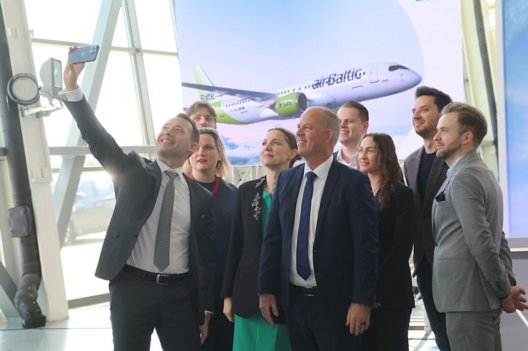 «airBaltic» īpašā preses konferencē ziņo par 2023.gada rezultātiem 350626