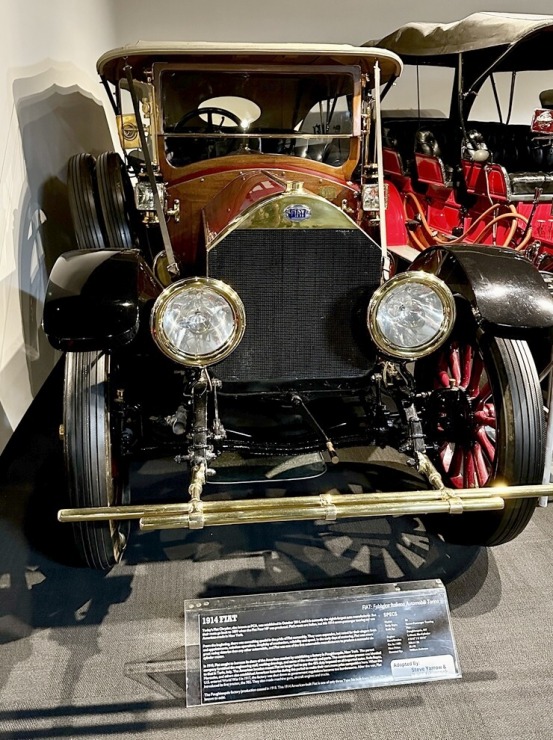 Iepazīstam ASV Nacionālais automobiļu muzeja eksponātus no Viljama F. Hara kolekcijas Nevadas štatā. Foto: Jānis Putniņš 350950