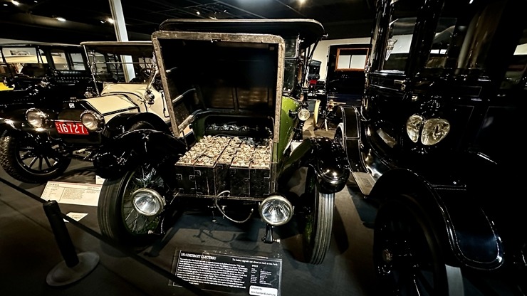 Iepazīstam ASV Nacionālais automobiļu muzeja eksponātus no Viljama F. Hara kolekcijas Nevadas štatā. Foto: Jānis Putniņš 350953