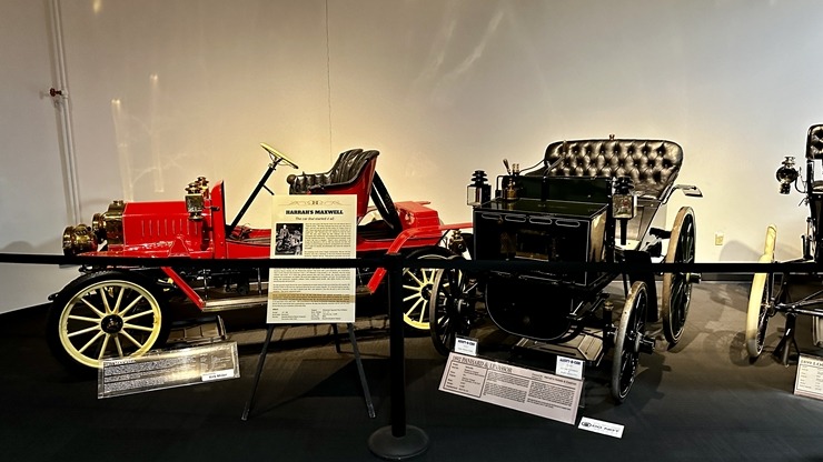 Iepazīstam ASV Nacionālais automobiļu muzeja eksponātus no Viljama F. Hara kolekcijas Nevadas štatā. Foto: Jānis Putniņš 350933
