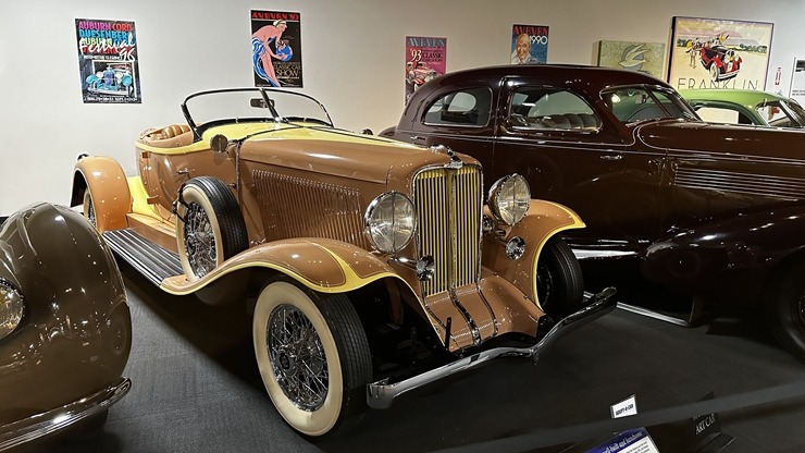 Iepazīstam ASV Nacionālais automobiļu muzeja eksponātus no Viljama F. Hara kolekcijas Nevadas štatā. Foto: Jānis Putniņš 350970