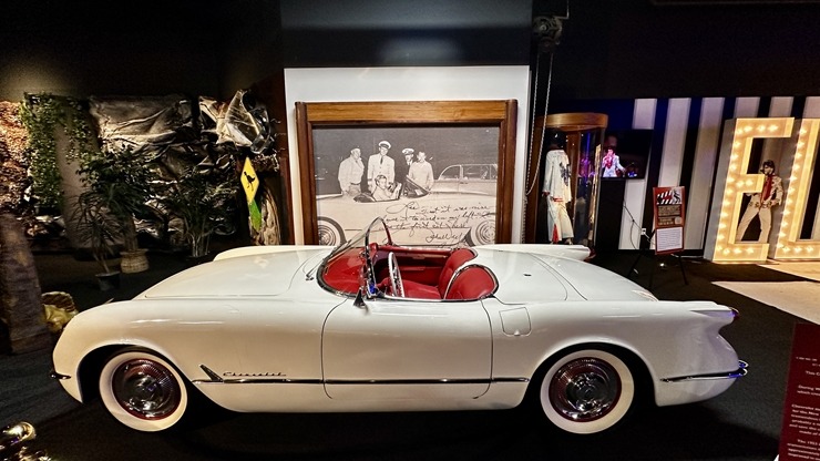 Iepazīstam ASV Nacionālais automobiļu muzeja eksponātus no Viljama F. Hara kolekcijas Nevadas štatā. Foto: Jānis Putniņš 350997