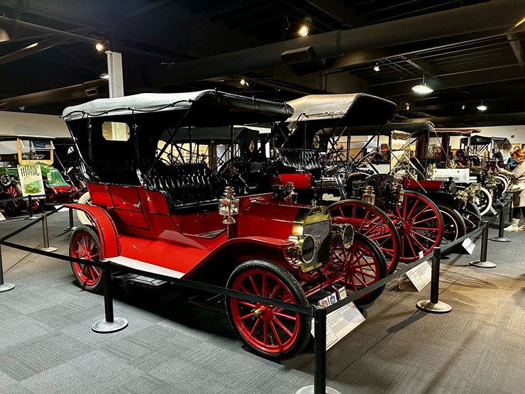 Iepazīstam ASV Nacionālais automobiļu muzeja eksponātus no Viljama F. Hara kolekcijas Nevadas štatā. Foto: Jānis Putniņš 350939