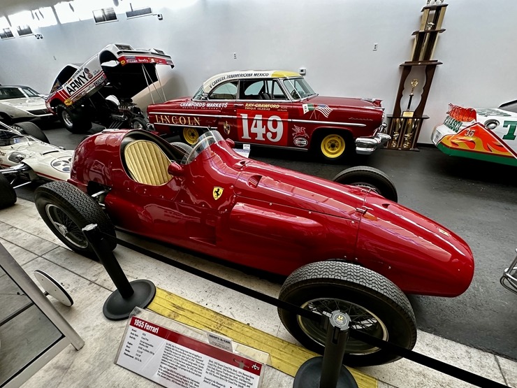 Iepazīstam ASV Nacionālais automobiļu muzeja eksponātus no Viljama F. Hara kolekcijas Nevadas štatā. Foto: Jānis Putniņš 351020