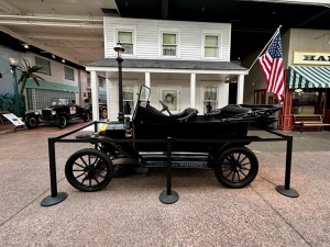 Iepazīstam ASV Nacionālais automobiļu muzeja eksponātus no Viljama F. Hara kolekcijas Nevadas štatā. Foto: Jānis Putniņš 31