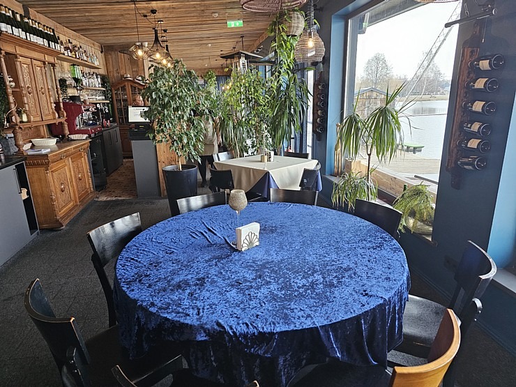 Travelnews.lv pēc 20 km pārgājiena dodas ieturēt maltīti Ozolnieku restorānā «Masti Grill&Chill» 351127