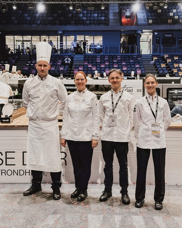 Latvijas pavāru komanda izcīnīja 12. vietu starp labākajām Eiropas un Pasaules komandām Tronheimā Norvēģijā. Foto: Latvijas Pavāru klubs un Bocuse d’O 351307