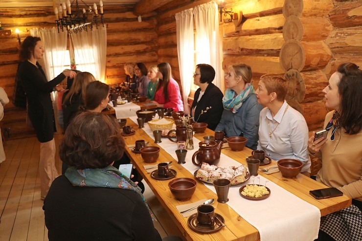 Travelnews.lv sadarbībā ar ALTA izbauda setu kulināro mantojumu Igaunijas tējas mājā «Seto Tsäimaja» 352254