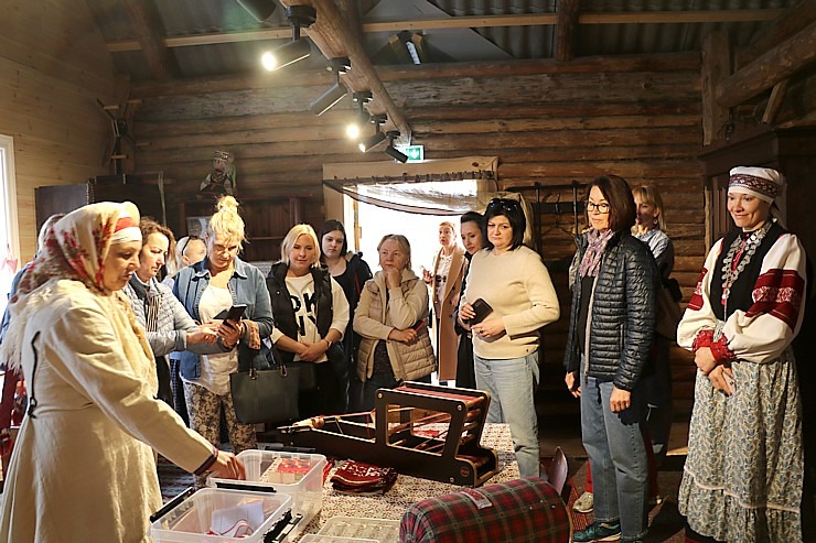 Travelnews.lv sadarbībā ar ALTA apmeklē setu kultūrtelpas lauku viesu māju «Kriisa talo Setomaal» 352524
