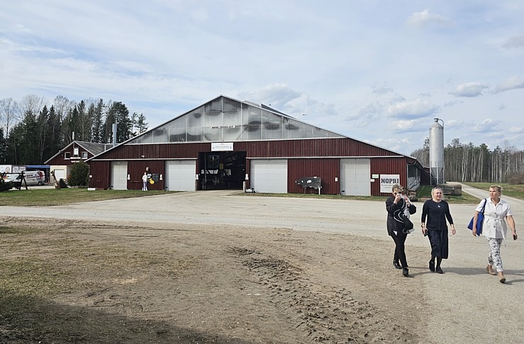 Travelnews.lv sadarbībā ar ALTA apmeklē Igaunijas-Latvijas pierobežā «Nopri» sētas pienotavu 352905